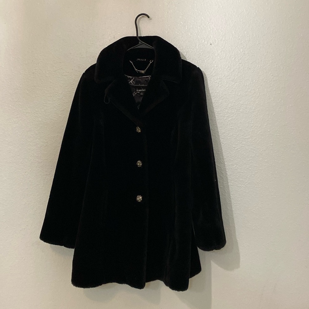 The Item is a use item and also pre-owned and doesn’t have the original tags etc
